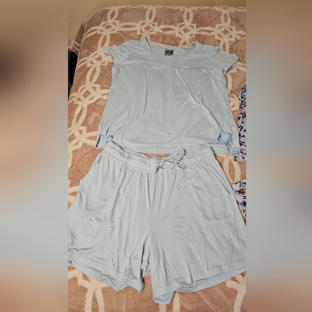 Lot of 4 pajama sets capri and shorts Muk Luks Cuddl Duds Large - Picture 11 of 16